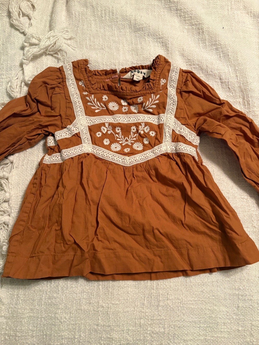 Mini Boden Girl’s Rust Embroidered Peasant Top with Lace Trim size 3-4